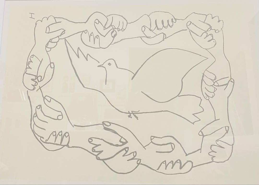 鳩と手の線画アート