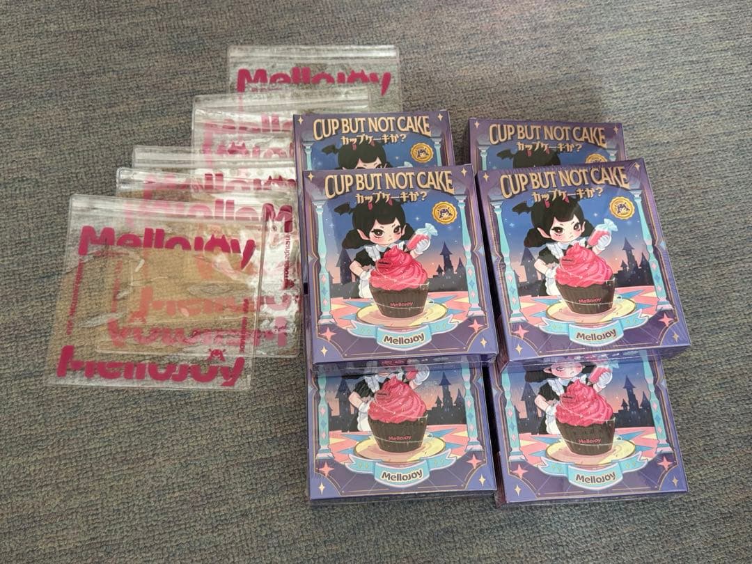 バラ売り可　6個セットマジックパウダー付き　メロジョイスクイーズ カップケーキ