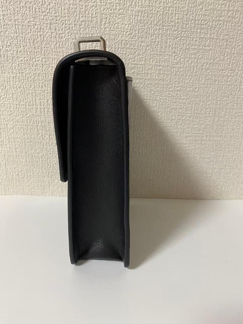 BURBERRY ブラック ショルダーバッグ