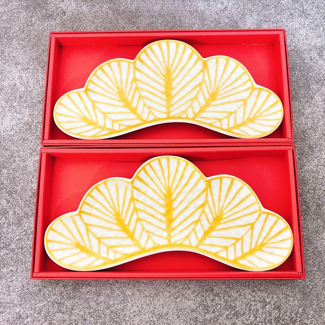 モモ様ご依頼品　有田焼　幸楽窯　錦金松葉形前菜皿　白金　化粧箱付2点セット