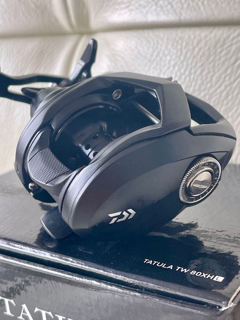【廃盤/新品】 ダイワ 22タトゥーラTW80XHL 漆黒180g軽量ザイオン