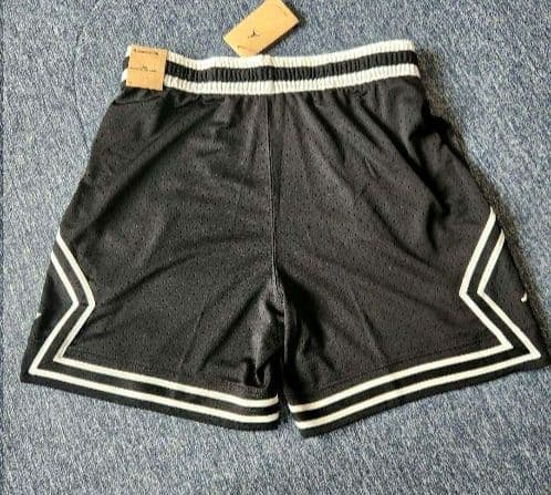 新品/未使用/正規品【NIKEジョーダン ショートパンツ　バスケットパンツ】M