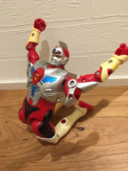 電光超人グリッドマン！？で合ってますか？フィギュア