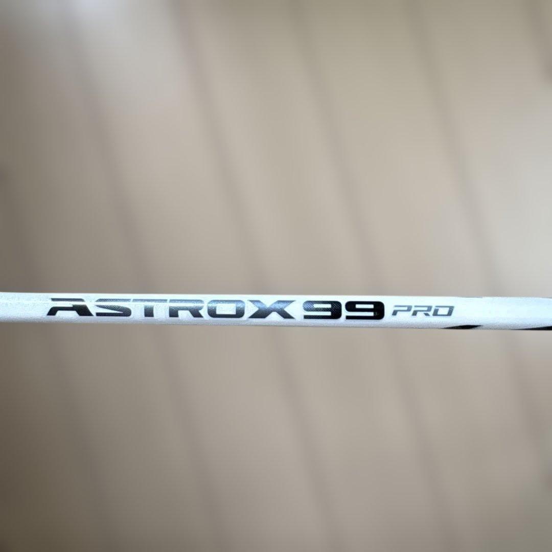 ヨネックスASTROX 99 PRO バドミントンラケット　4UG5