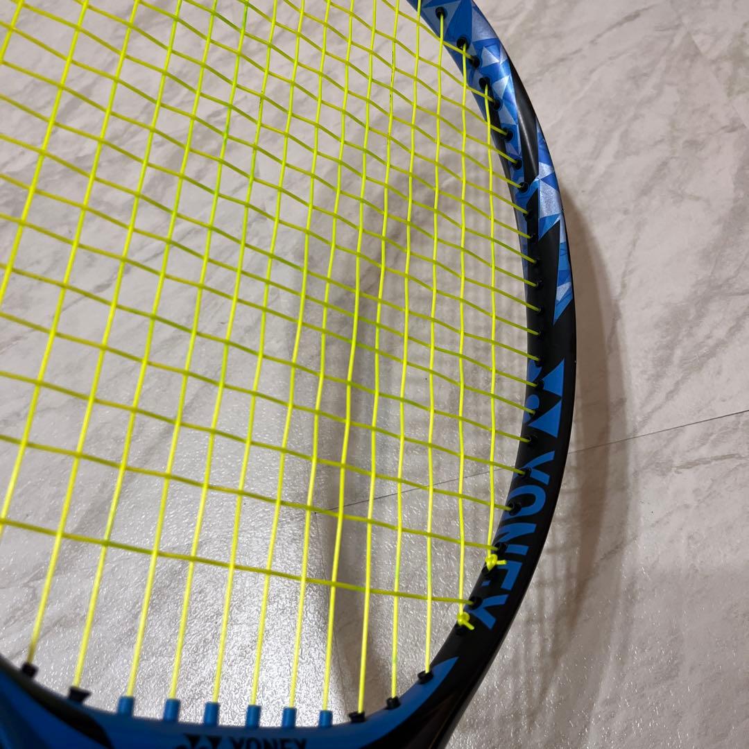 YONEX EZONE イーゾーン100 テニスラケット　2019年 モデル