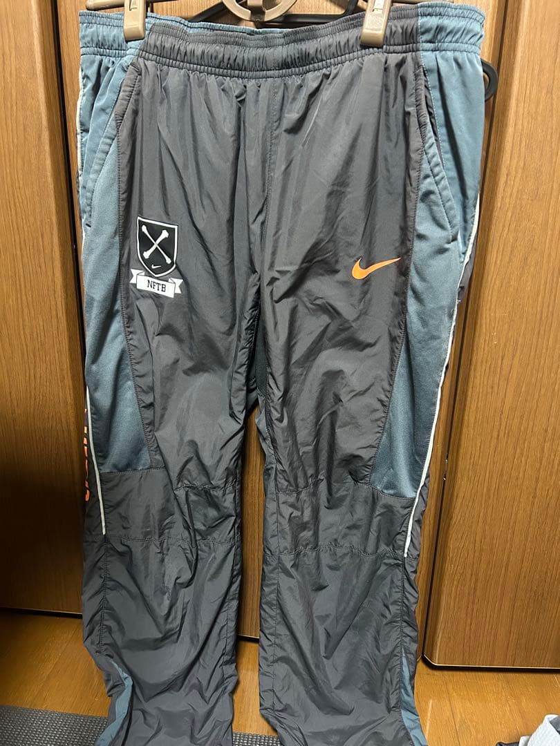 NIKE NFTB 上下