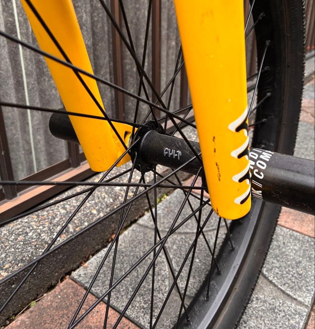 BMX ストリート　競技用　日本に一台　海外コラボ　　　手　40000円