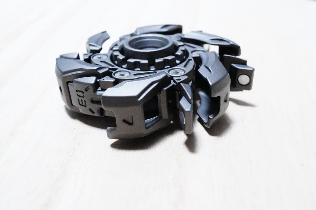 変型ブラックメタル ハンドスピナー 高速 回転 メタル
