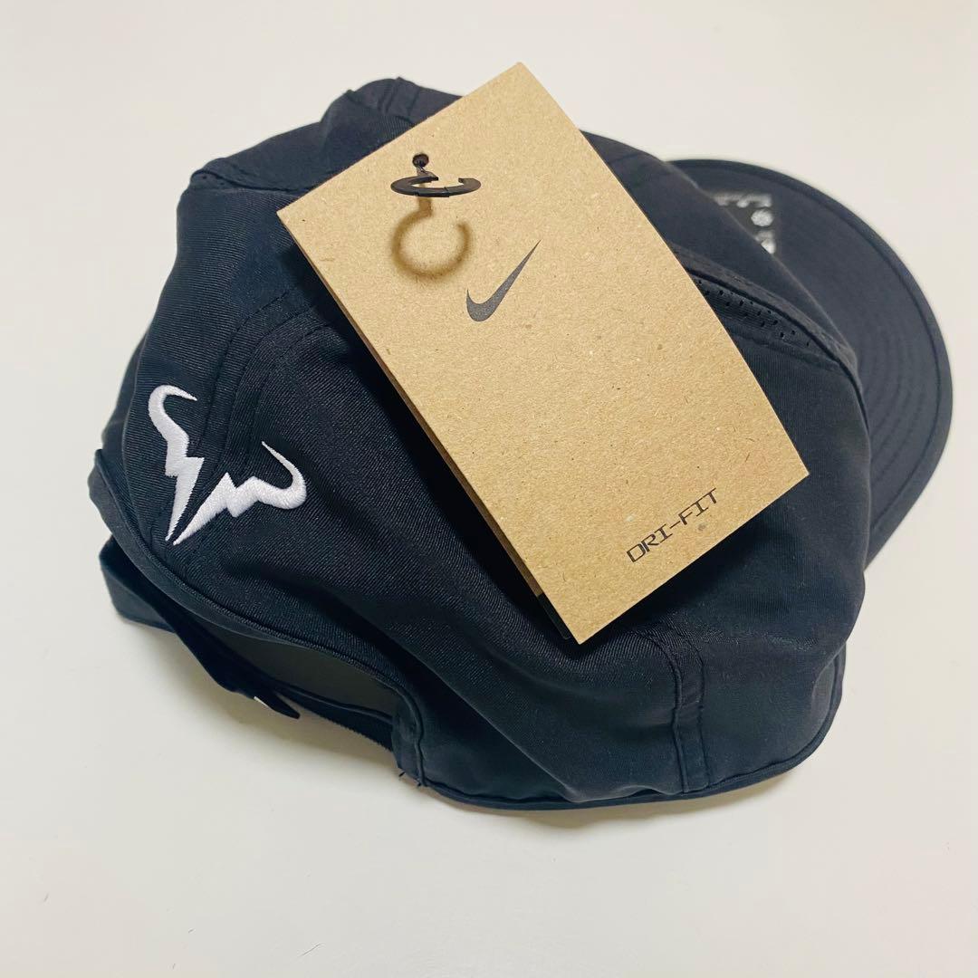 【超希少・新品未使用】NIKE アンストラクチャードラファキャップ 黒白 M/L