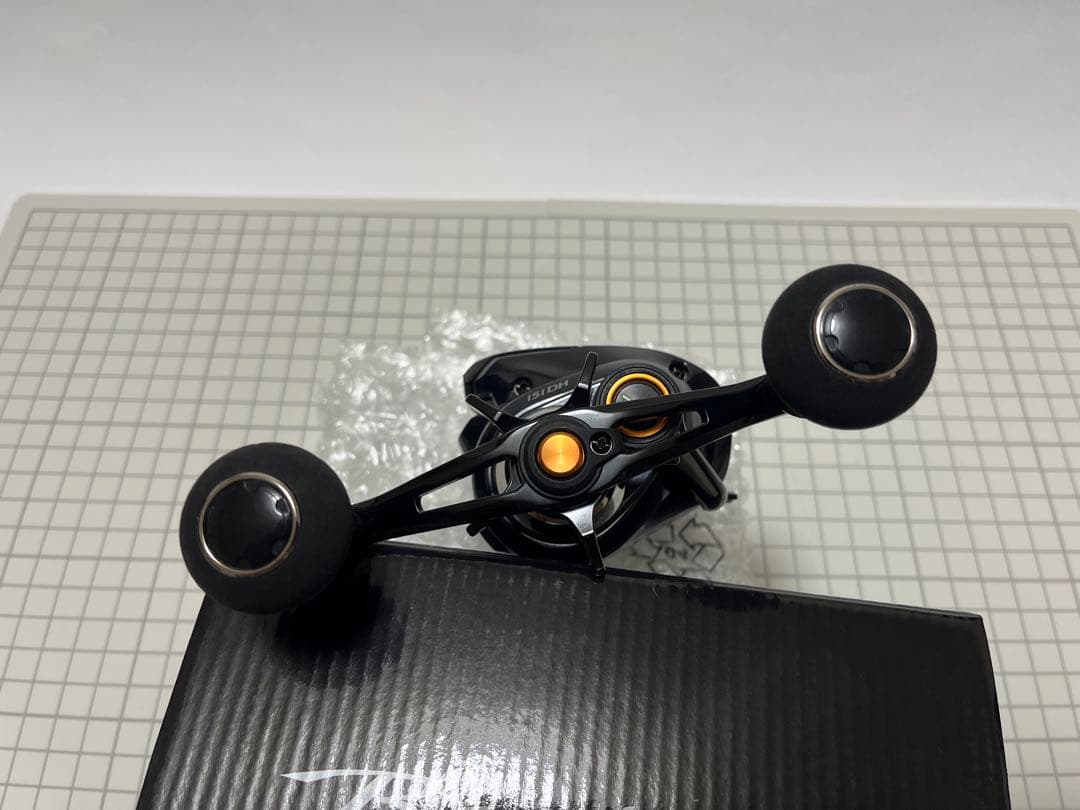 シマノ(SHIMANO) 19 バルケッタ プレミアム 151DH(左)