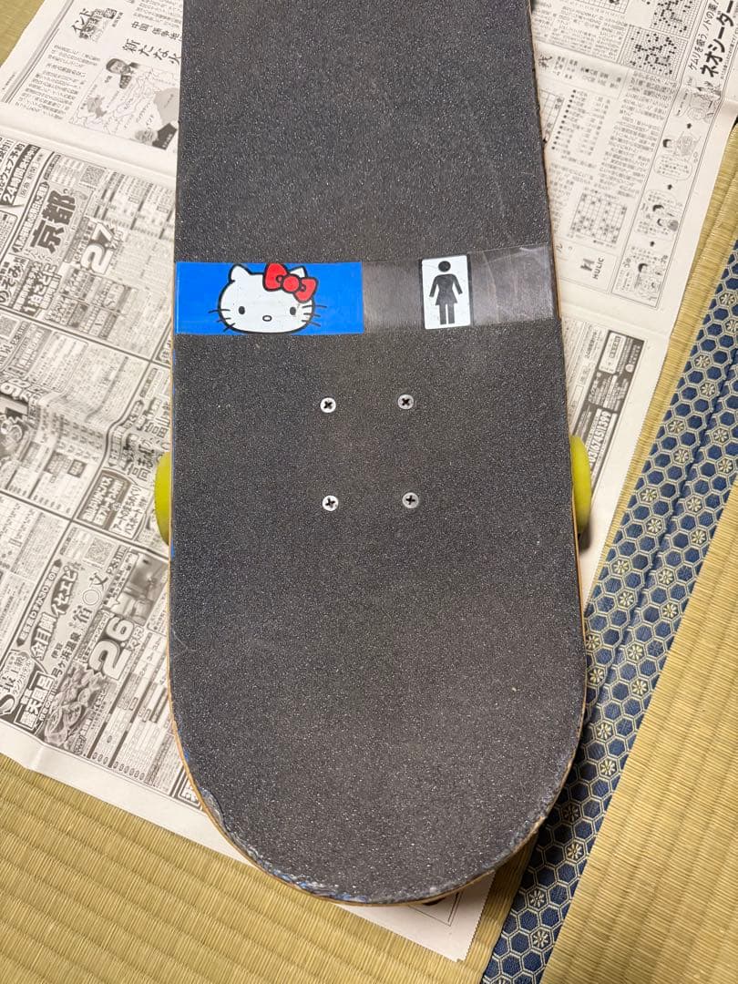 ガール×ハローキティ スケボー 美品