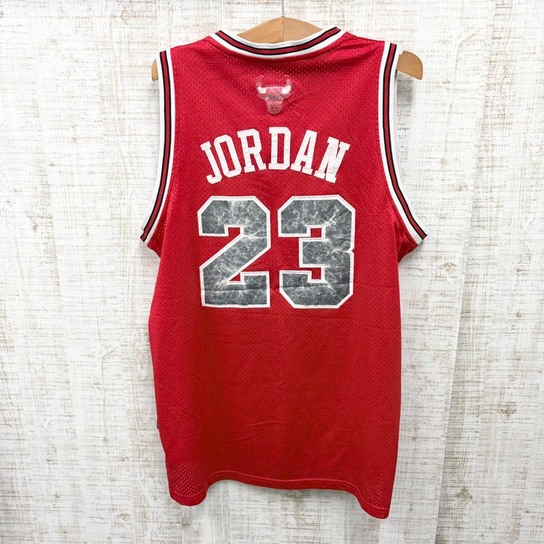KP54《NBA》ナイキ　ゲームシャツ　シカゴブルズ　マイケルジョーダン23