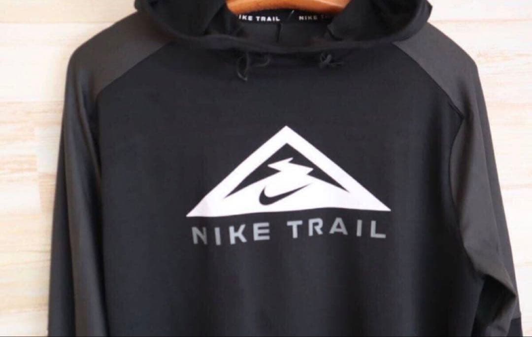 新品 正規品　XL NIKE ナイキ　トレイルランニング　長袖シャツ　パーカー