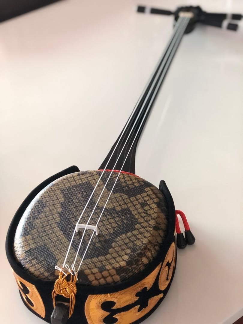 お花見にも！新品！ミニ三線！チューナー付き