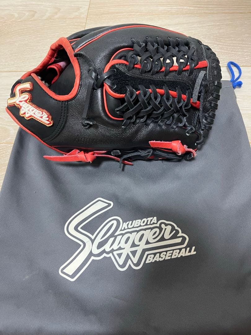 ゆうき　KUBOTA SLUGGER 野球グローブ 黒/赤 収納袋付き