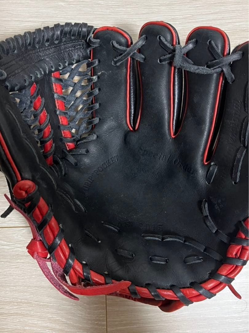 ゆうき　KUBOTA SLUGGER 野球グローブ 黒/赤 収納袋付き
