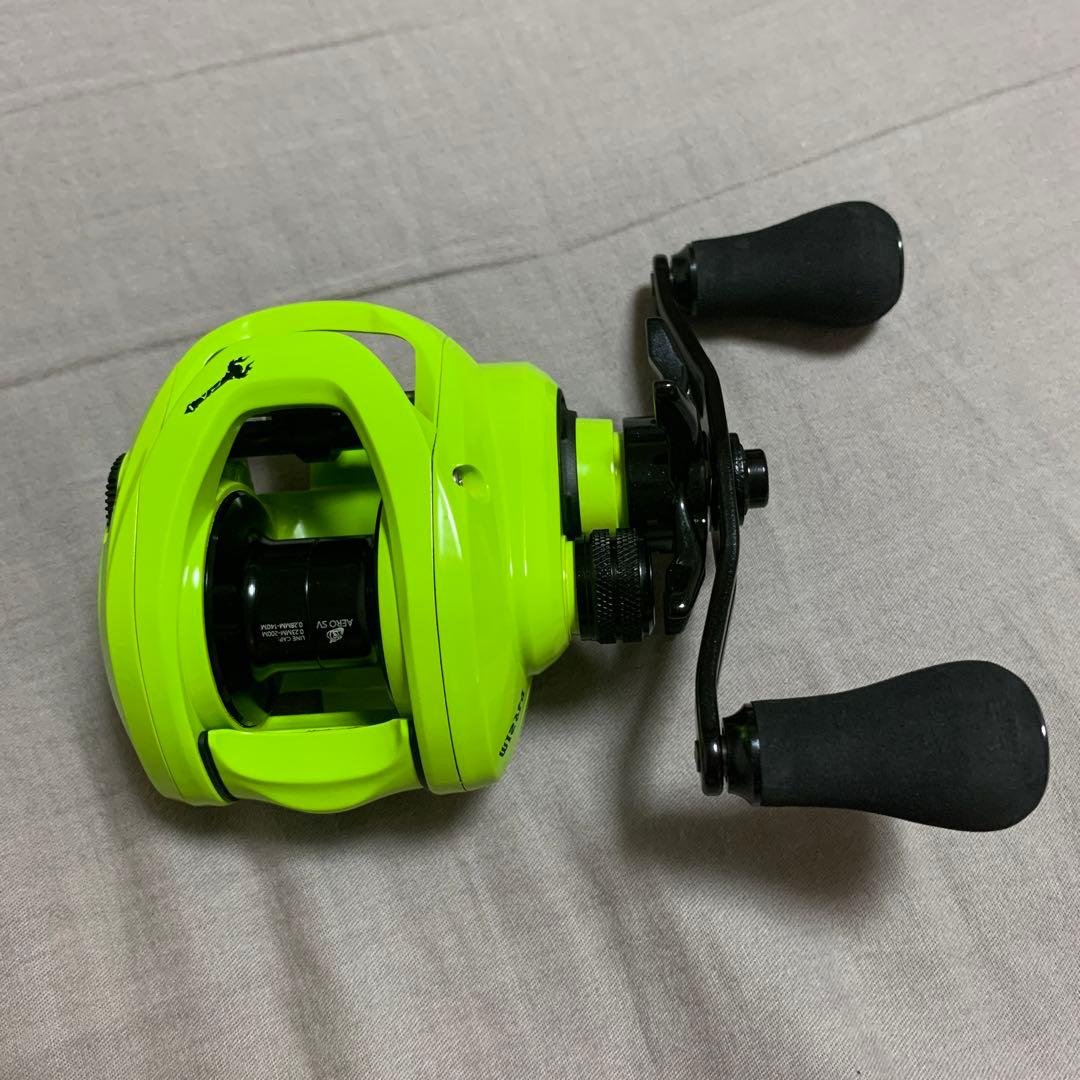 ベイトリール　右