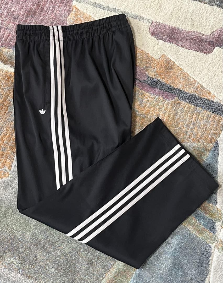 【新品未使用】adidasアディダスプレミアム バギー トラックパンツ