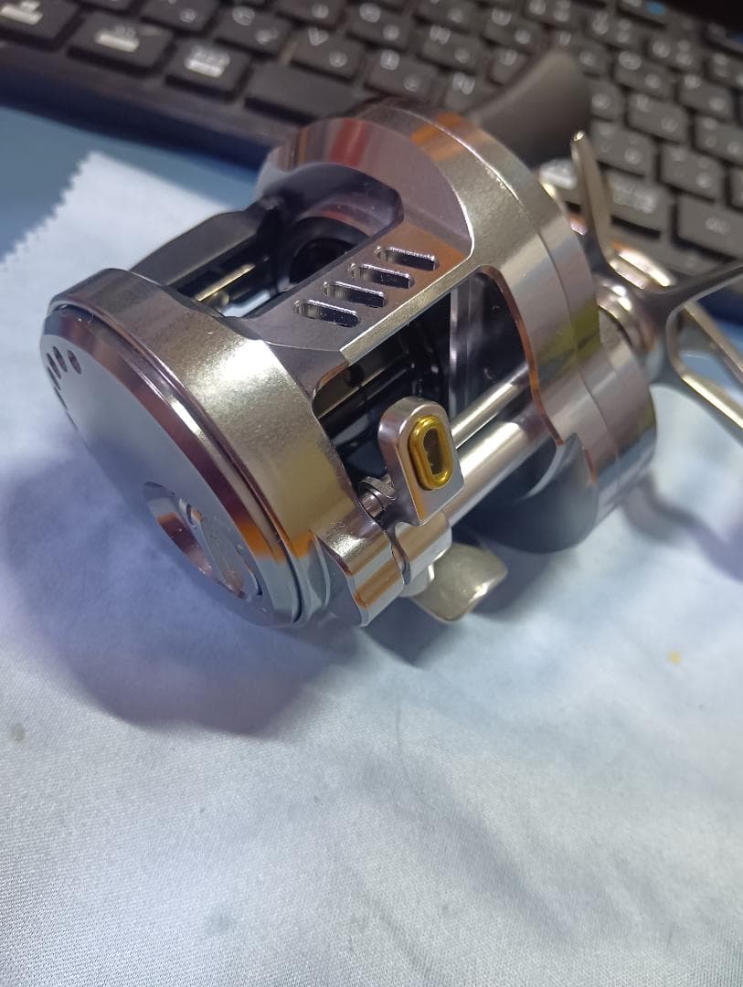 DK100 ベイトリール 　実釣未使用