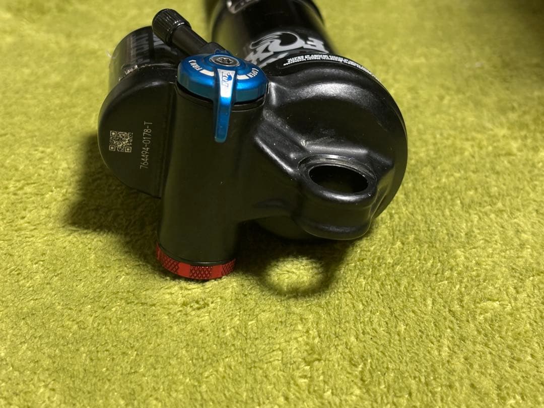 FOX DPX2 リアサスペンション