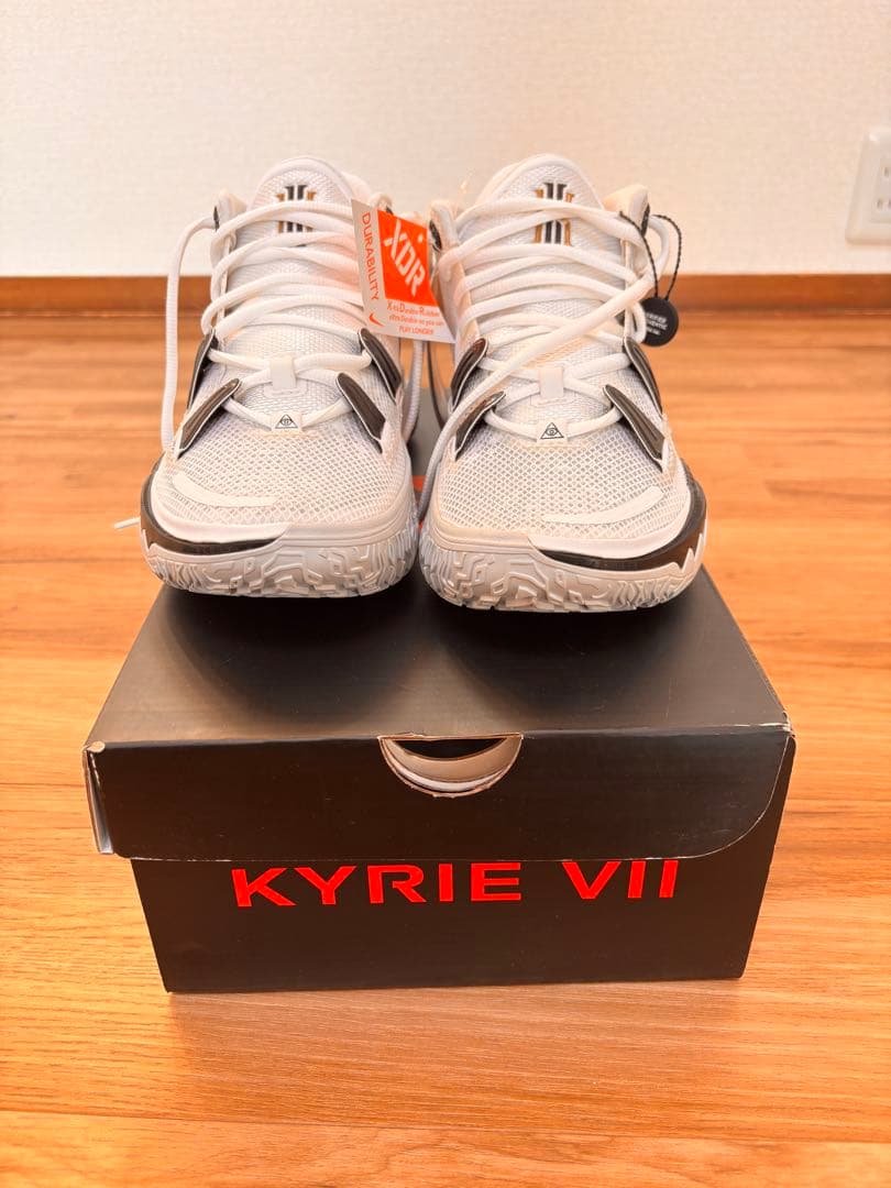 Nike Kyrie VII ホワイト/ゴールド/ブラック