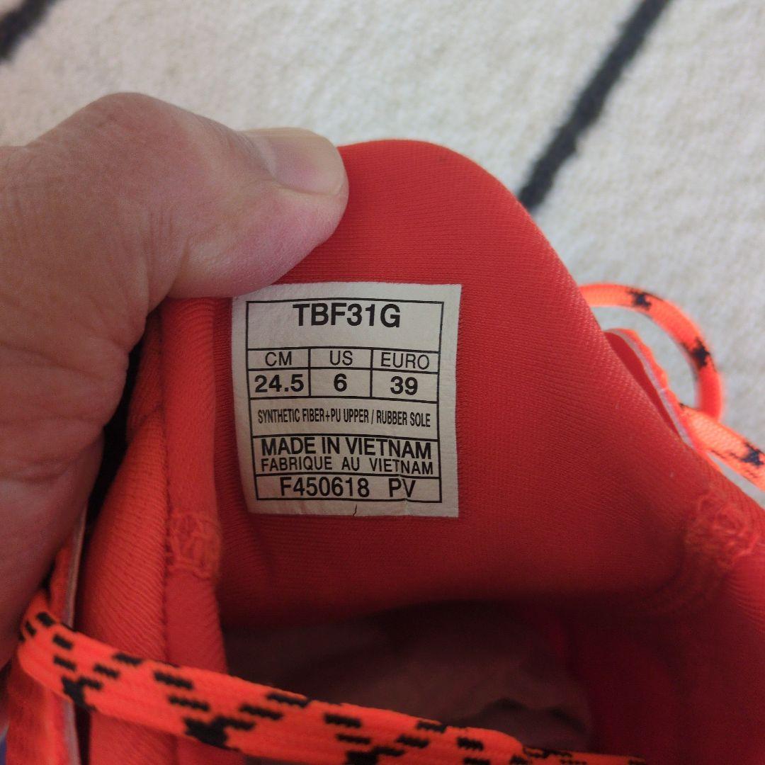 ASICS バスケットボールシューズ オレンジ