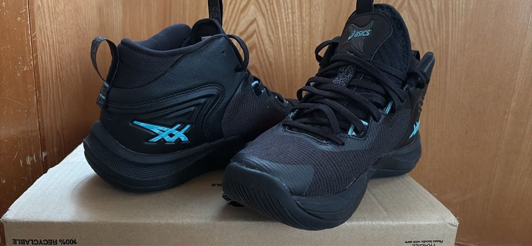 ASICS バスケットボールシューズ NOVA SURGE ３