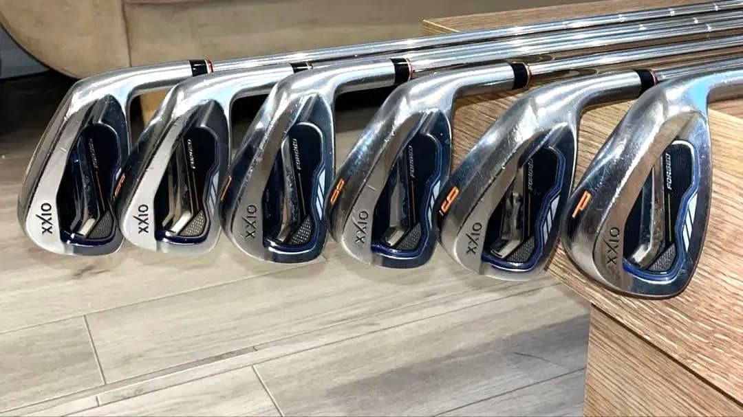 【希少】ゼクシオ forged 2017 オレンジモデル アイアンセット　6本