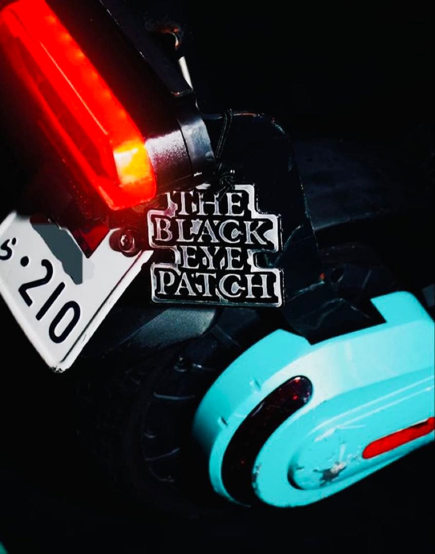 新品ブラックアイパッチOG LABELリフレクターBEP キーホルダーストラップ