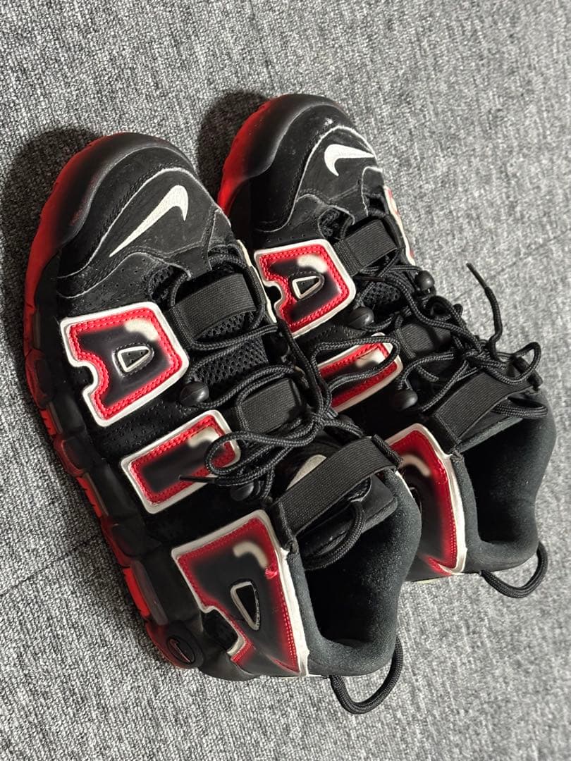 NIKE AIR MORE UPTEMPO 96'・ブラック/レッド