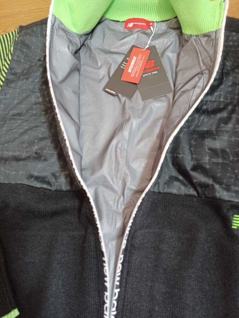 新品✰newbalanceボーダー×スパイダーウェブ蓄熱保温 防風ニットブルゾン