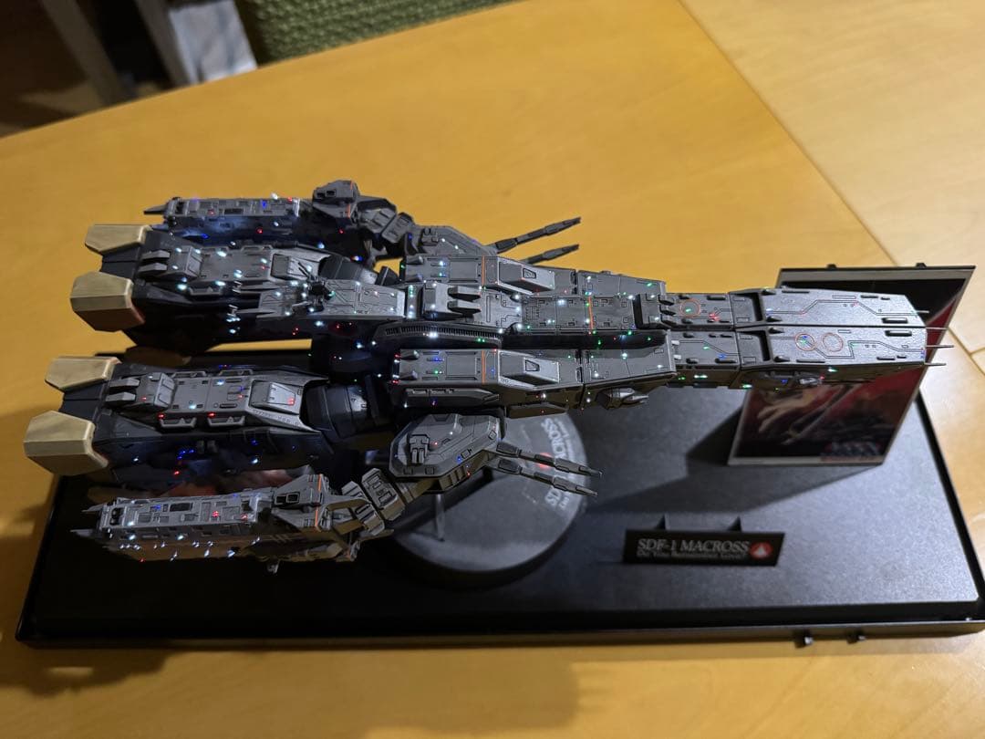 劇場版SDF-1 マクロス 1/4000改 ライティング完成品