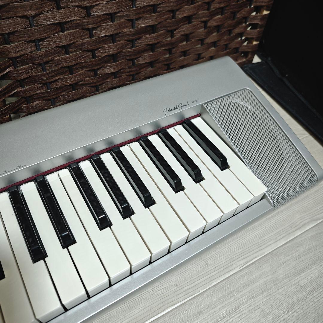【良品】YAMAHA 電子ピアノ76鍵 Portable grand NP-30