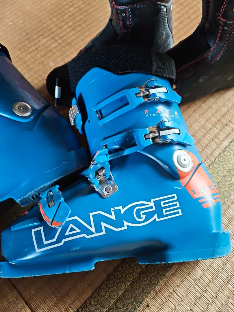 ●LANGE スキーブーツ RS 120 SC