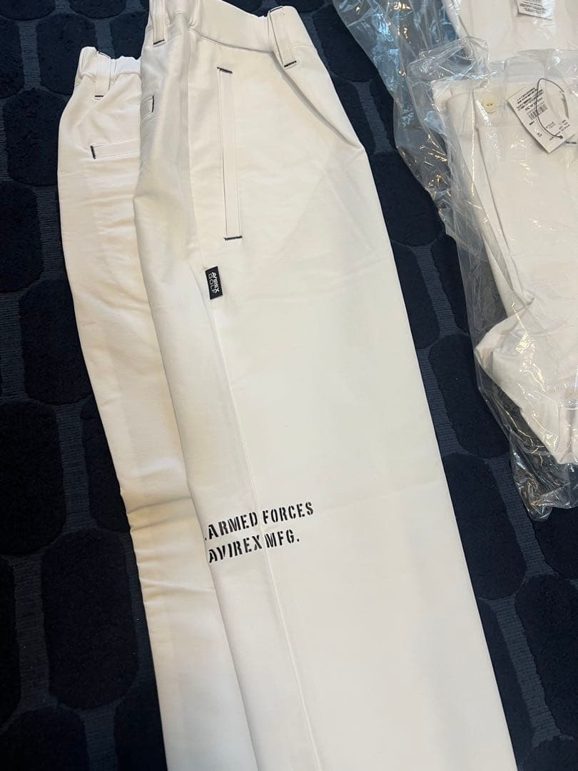 新品レディースAVIREXゴルフパンツ 長ズボン 白