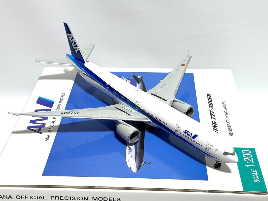 全日空商事 1/200 B777-300ER ANA NH20013