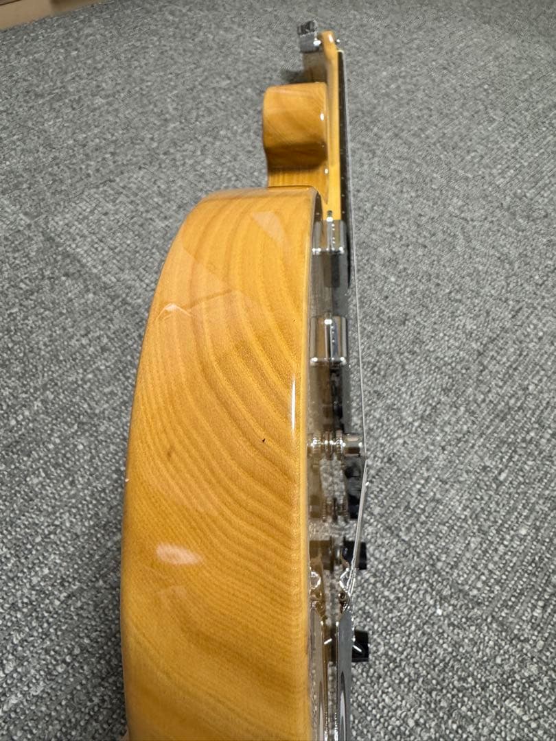 新品同様 Bigsbyタイプ　エレキギター