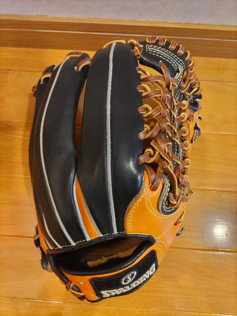 SPALDING 硬式グローブ 内野手　右利き用