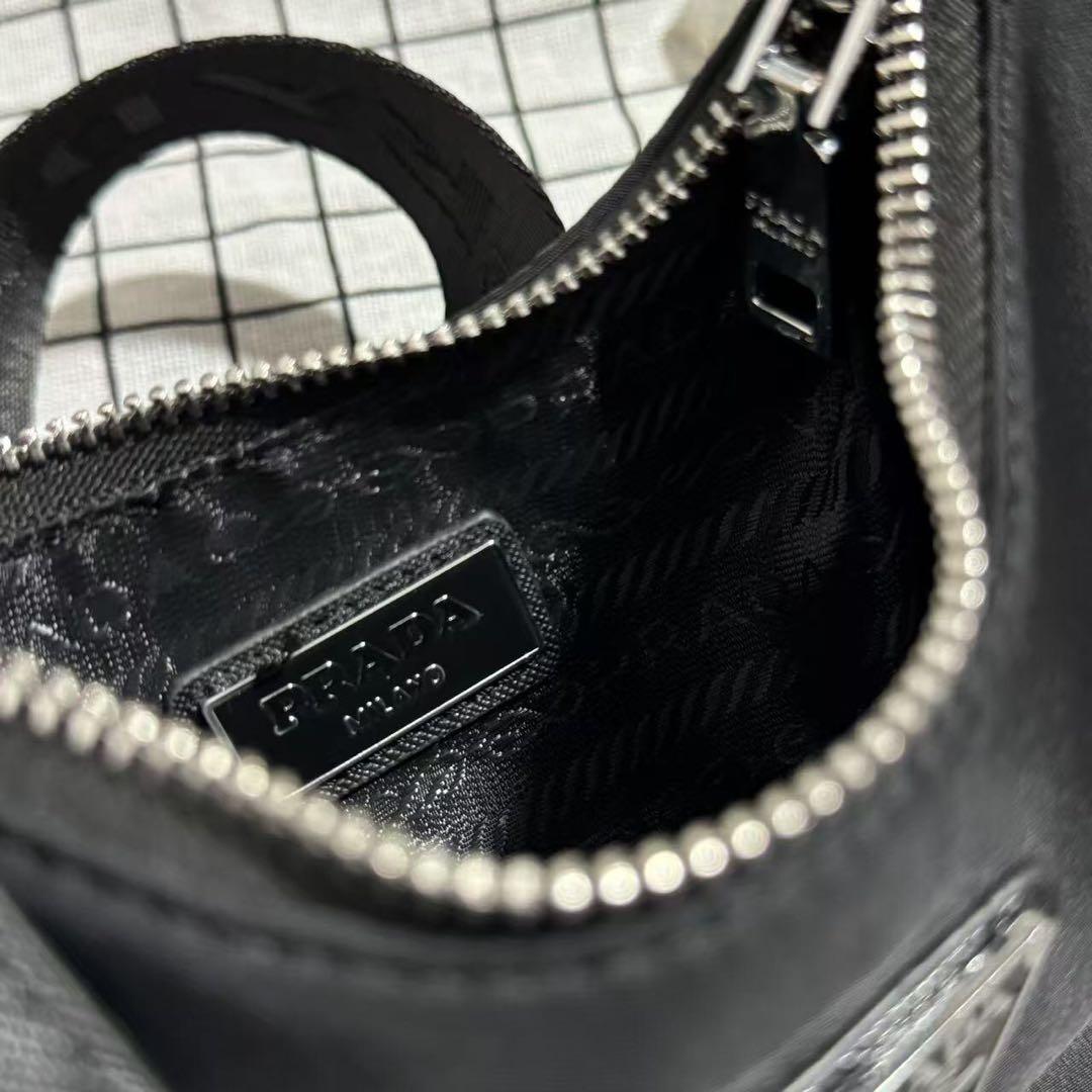 PRADA ノベルティ ショルダーバッグ ブラック