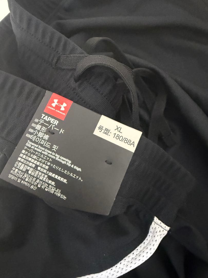 新品　UAスポーツスタイル ピケ トラックパンツ（トレーニング/MEN）　長渕剛