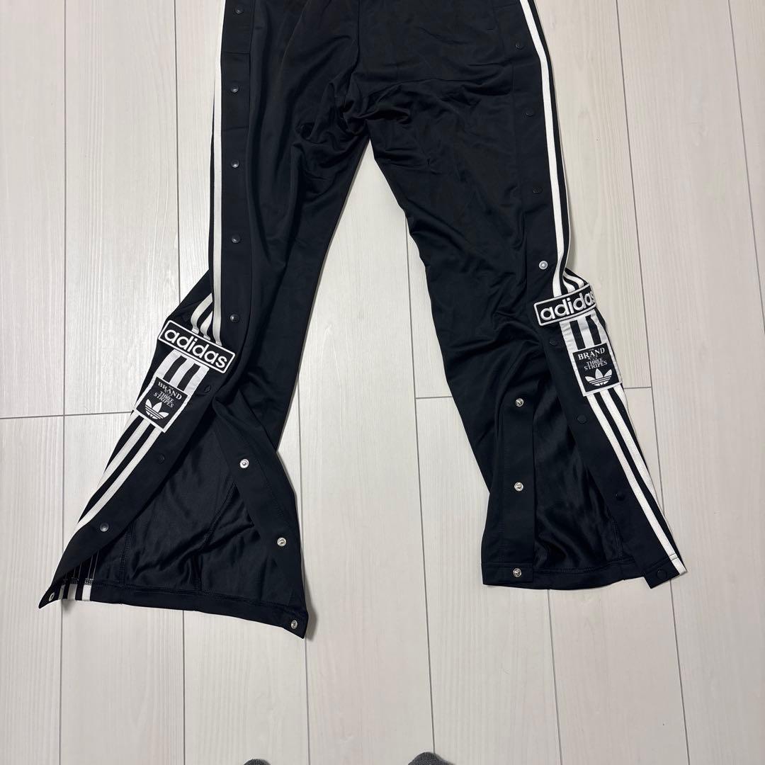 adidas トレーニングパンツ 黒 サイドストライプ