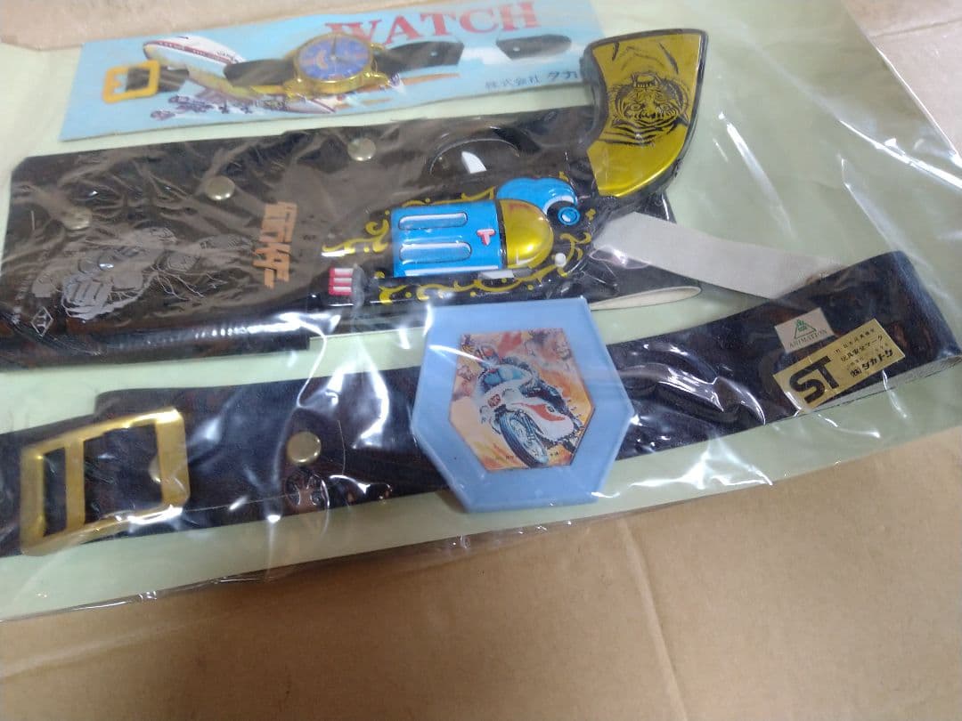 タカトクトイス 仮面ライダー 絵がわりベルト ホルスター コルク銃 時計