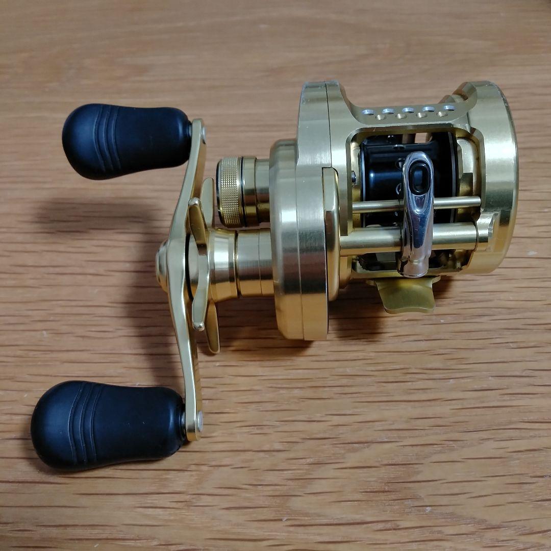 リール SHIMANO 15 CALCUTTA CONQUEST 200HG