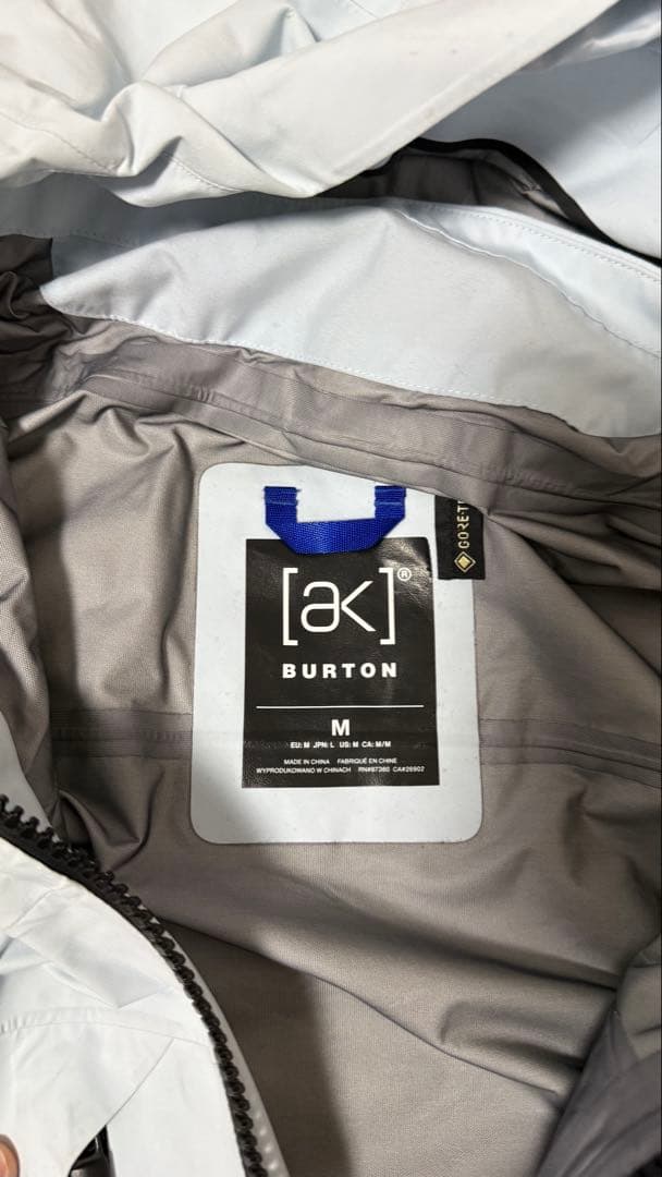 中古　22-23BURTON[ak] 3L HOVERJKT+ Freebird