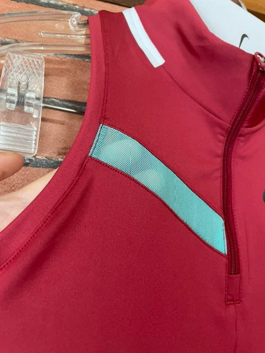 新品 NIKE ナイキ テニスウェア タンクトップ ノースリーブ レディースS