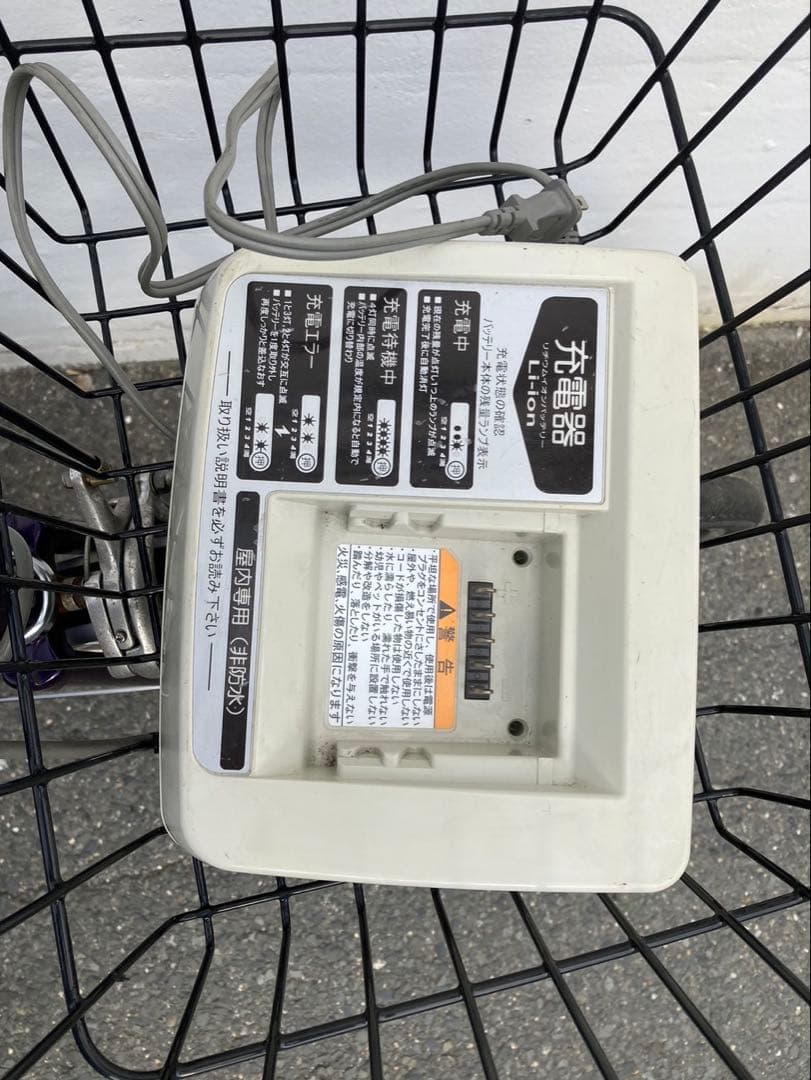 1579 バッテリー、充電器なし