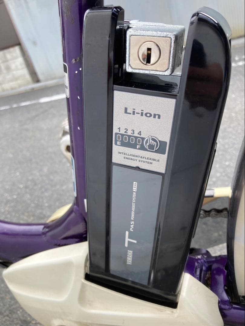 1579 バッテリー、充電器なし