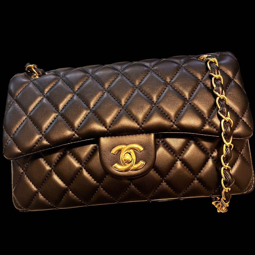 ノベルティCHANELブラックレザー ショルダー　ゴールド