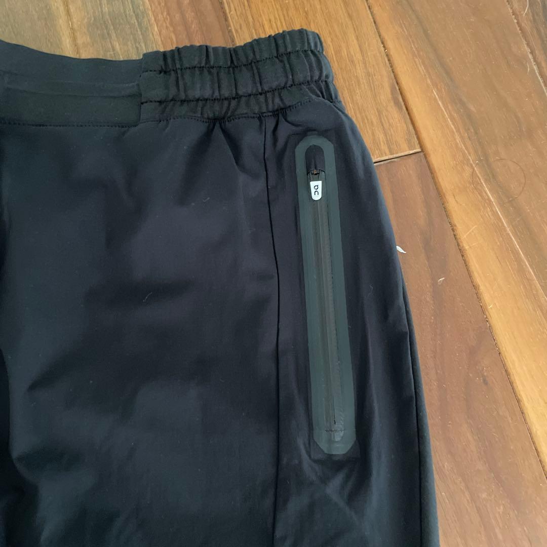 on ブラックパンツ ファスナー付き