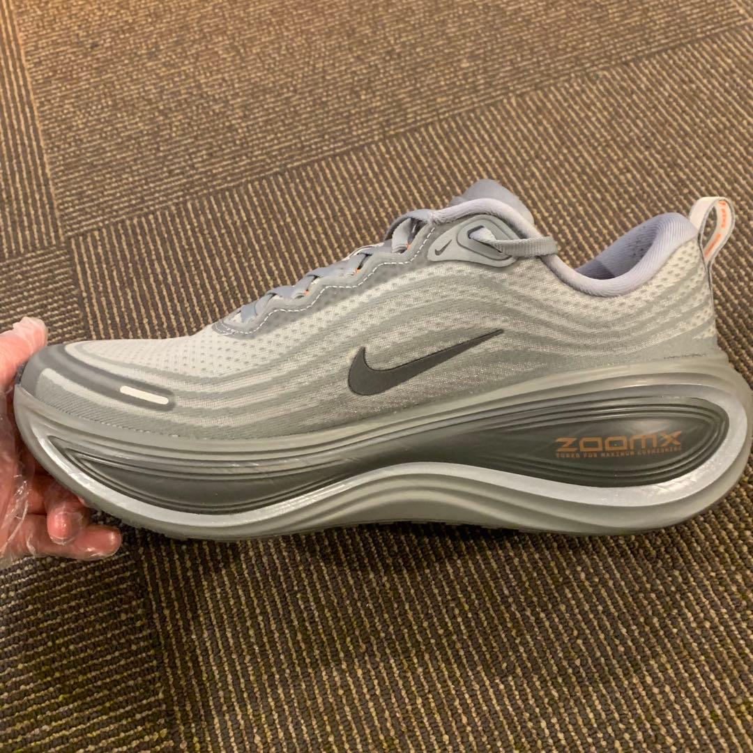 新品級 箱あり NIKE ナイキ ボメロプラス グレー 27.5